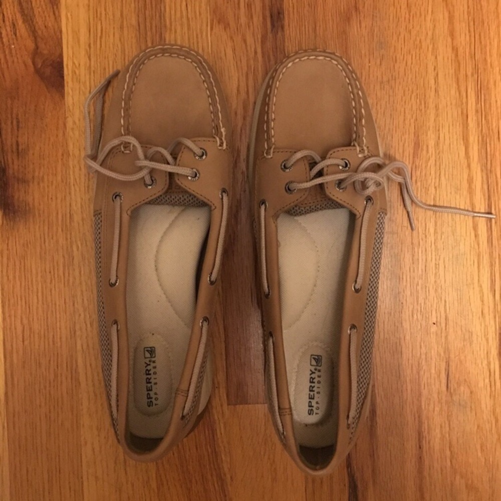 TAN SPERRYS IN WOMEN’S SIZE 11 -like new condition